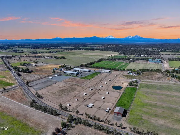 66240 Black Horse Ln, Bend, OR 97703