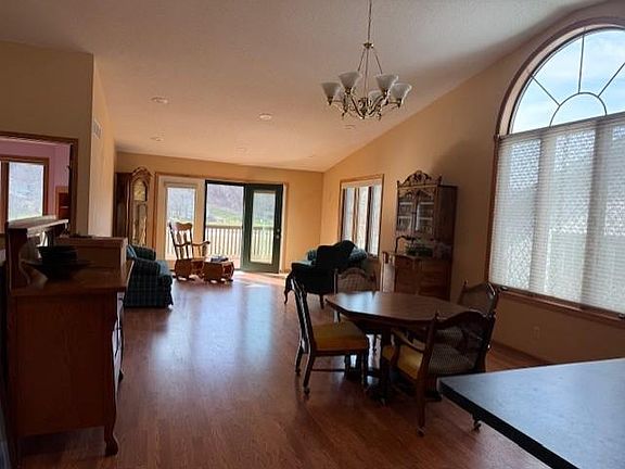 5th image of 97 Rivers Ln