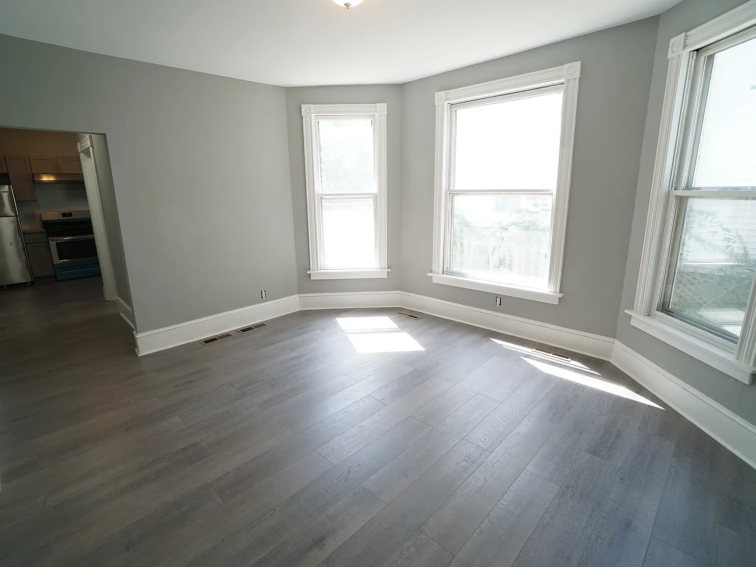 4 bed, 1800 sqft, $2,800 — Photo 3