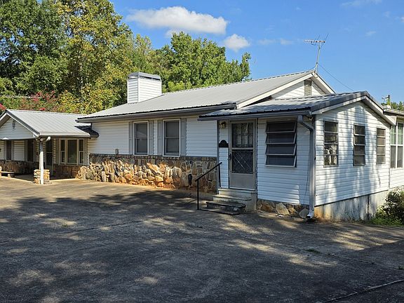 3rd image of 2340 Roper Rd