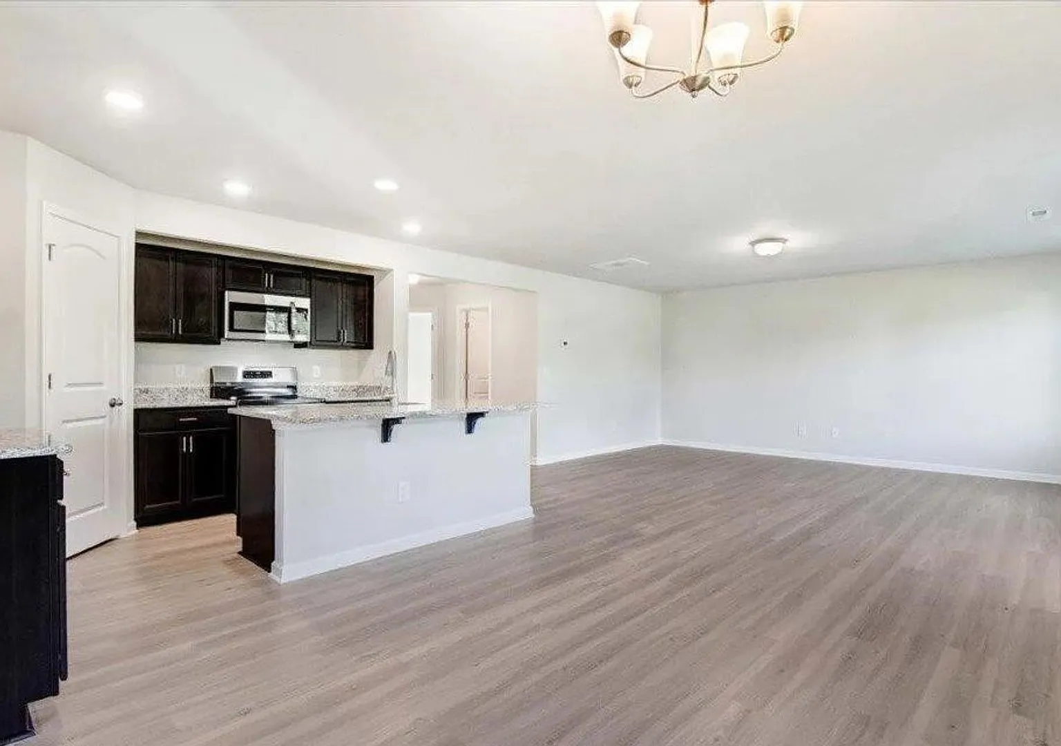 107 Streamlet Drive — Photo 2