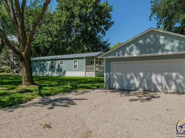 114 E 5th St, Overbrook, KS 66524