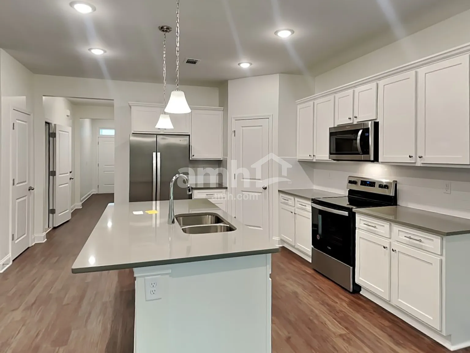 4 bed, 2.5 bath, 2297 sqft, $2,740 — Photo 4