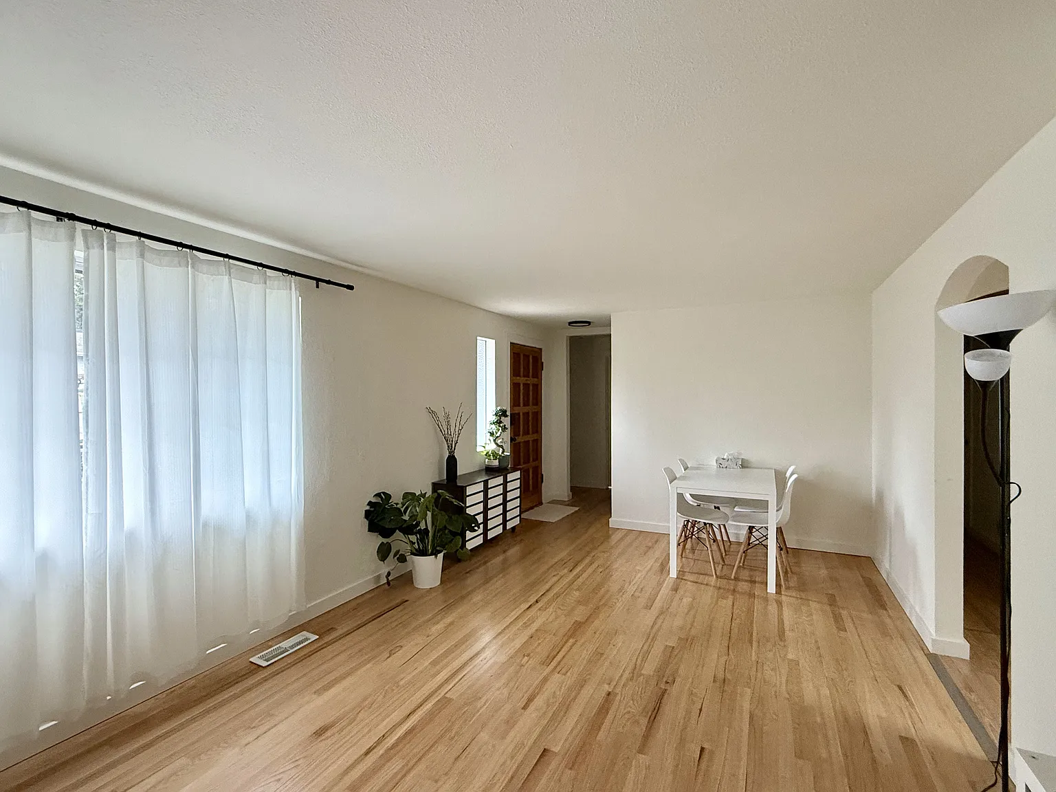 4 bed, 1990 sqft, $850 — Photo 3