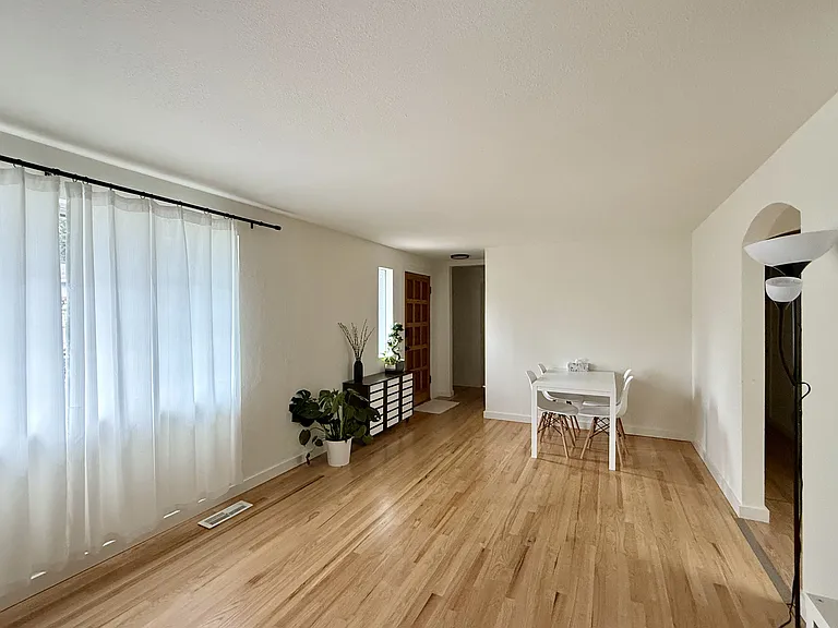 4500 SE 2nd Pl — Photo 3