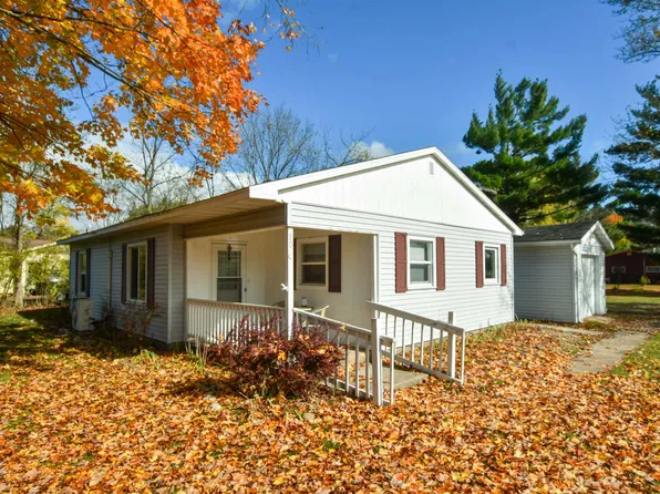 805 Carey Ave, Wild Rose, WI 54984