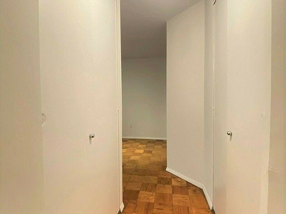 5th image of 303 E 43rd St APT 20