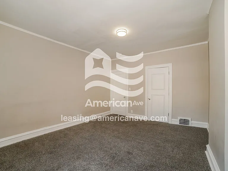 1656613_010_wm_-_main_bedroom_13504672.jpg