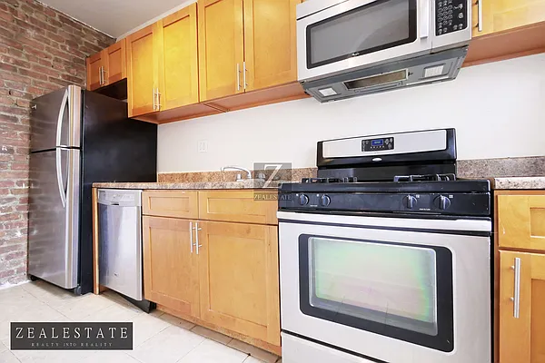 Rented by ZealEstate Group Inc | media 18