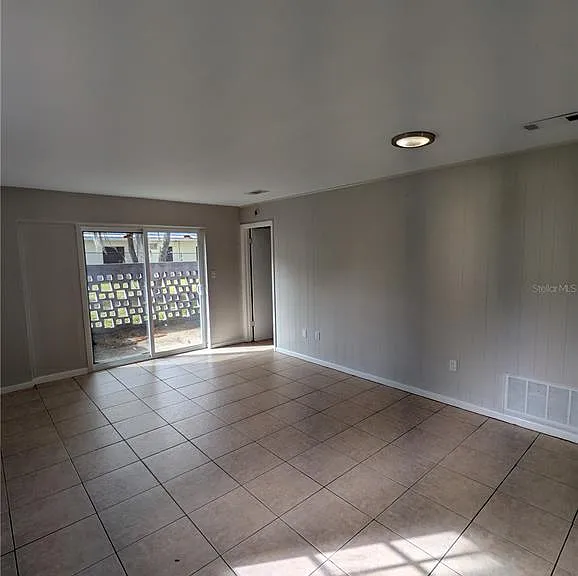 805 NW 40th Ave — Photo 6