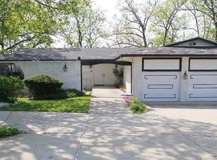 414 Scarborough Rd, Valparaiso, IN 46385