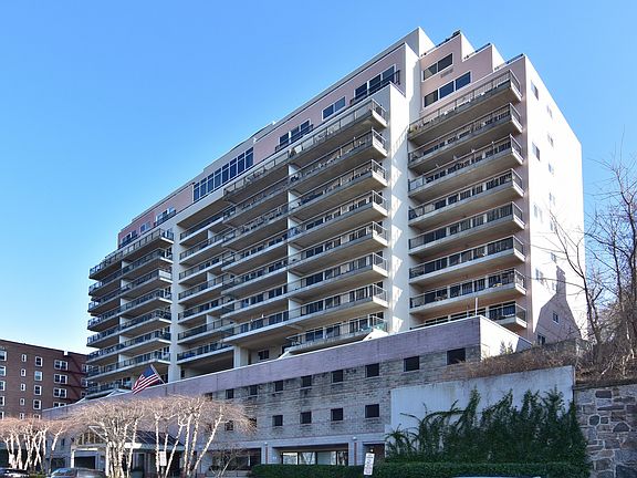 4th image of 1020 Warburton Ave APT 15C