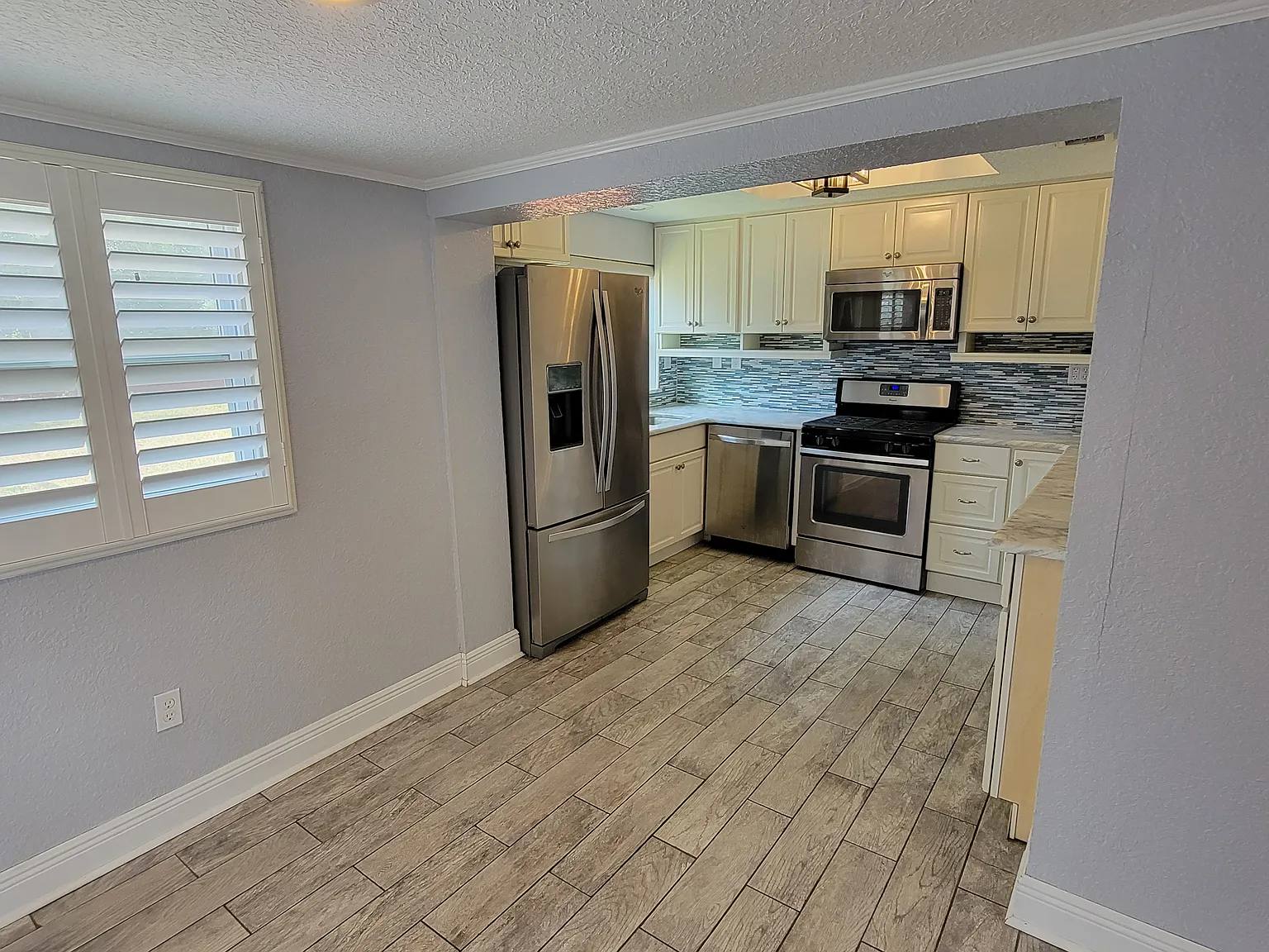 2 bed, 1228 sqft, $1,800 — Photo 3