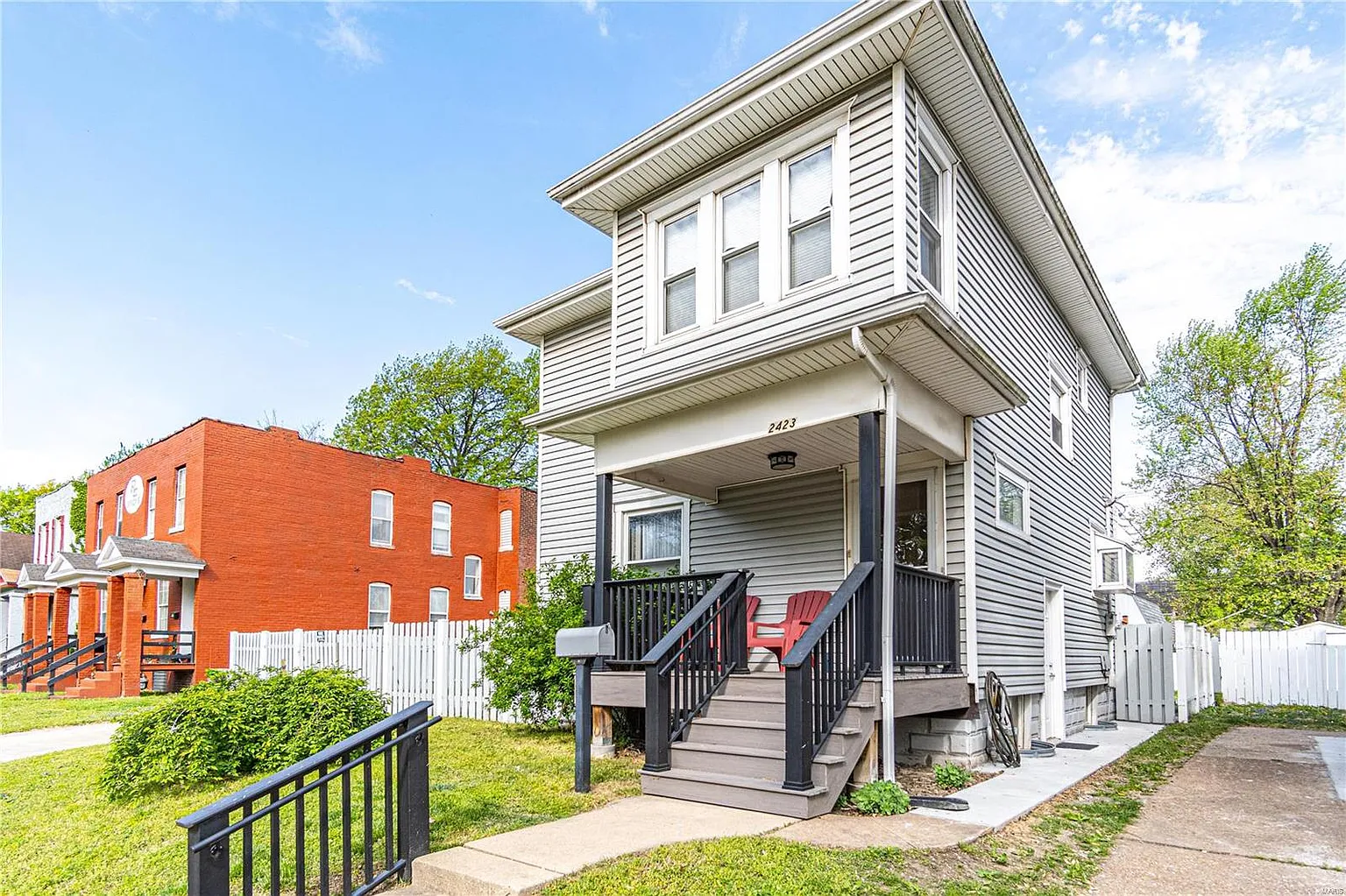 2423 Benton St photo 1