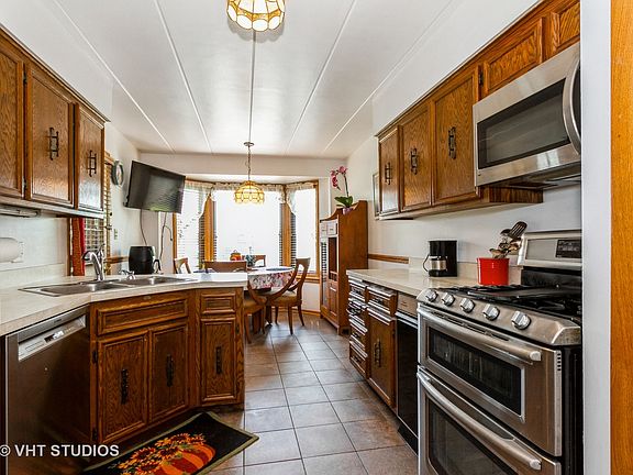 3rd image of 201 Lake Dr APT 1A