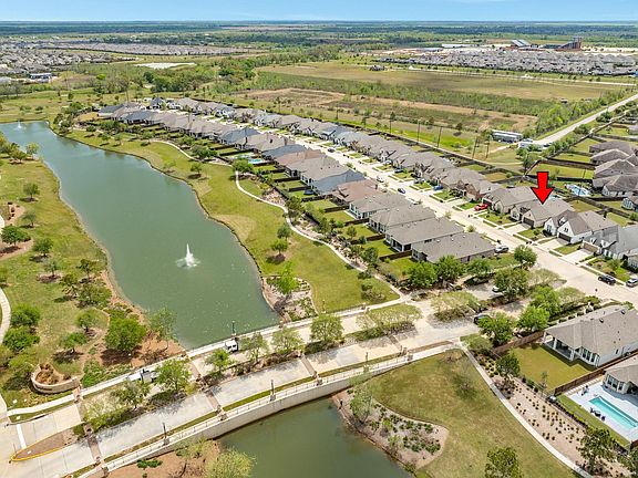 2nd image of 4010 Shackleton Ct