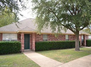 3611 Mohawk Dr, Bryan, TX 77802