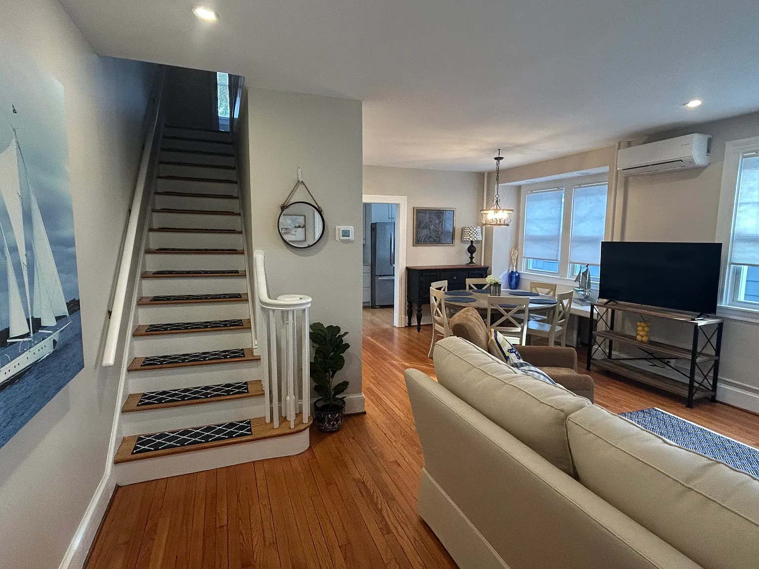 3 bed, 1200 sqft, $3,800 — Photo 2