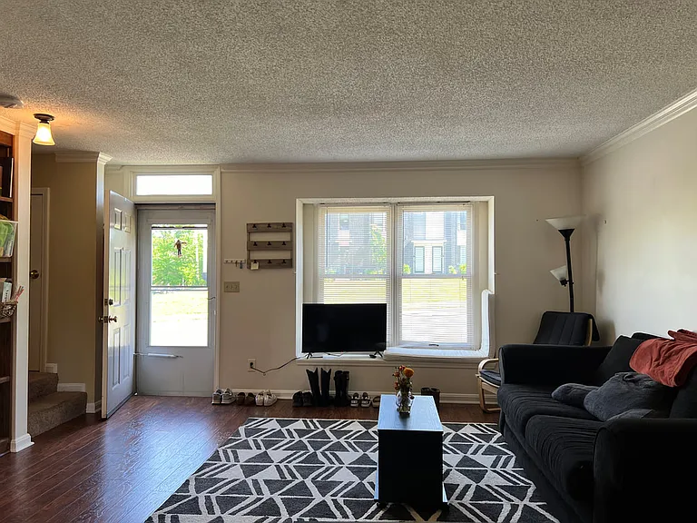 1819 Wedgewood Ave — Photo 4