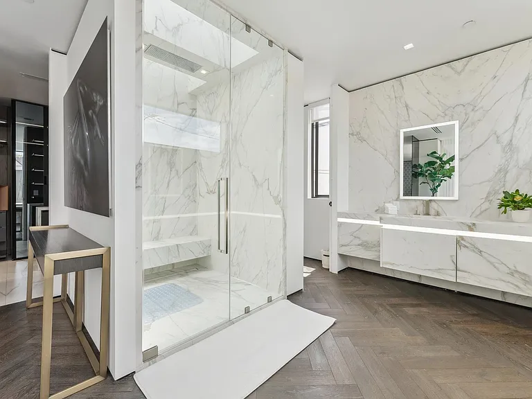 213 S La Peer Dr — Photo 47