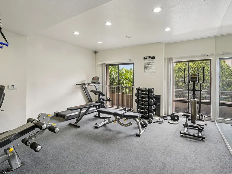 Meridian Hollywood — Photo 28