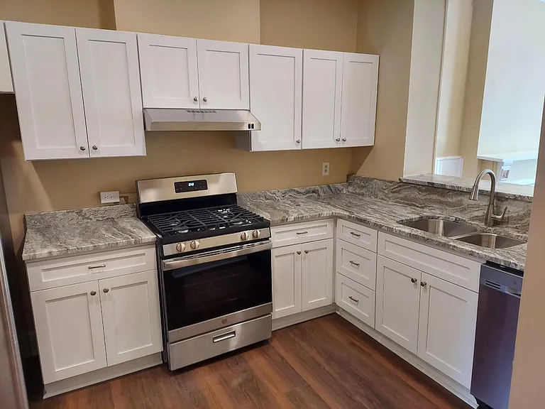 730 Yarmouth St #1 — Photo 6