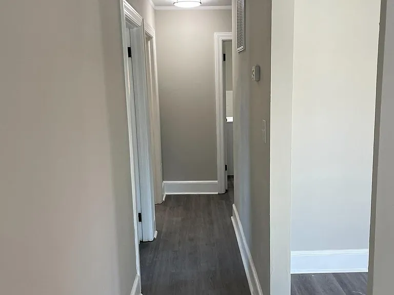 1200 E Holly St — Photo 8