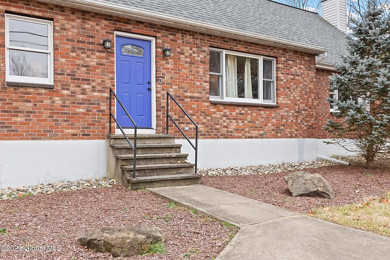 5th image of 1234 Simons Road
