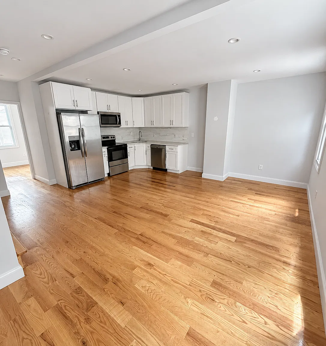 2760 Bainbridge Ave — Photo 4