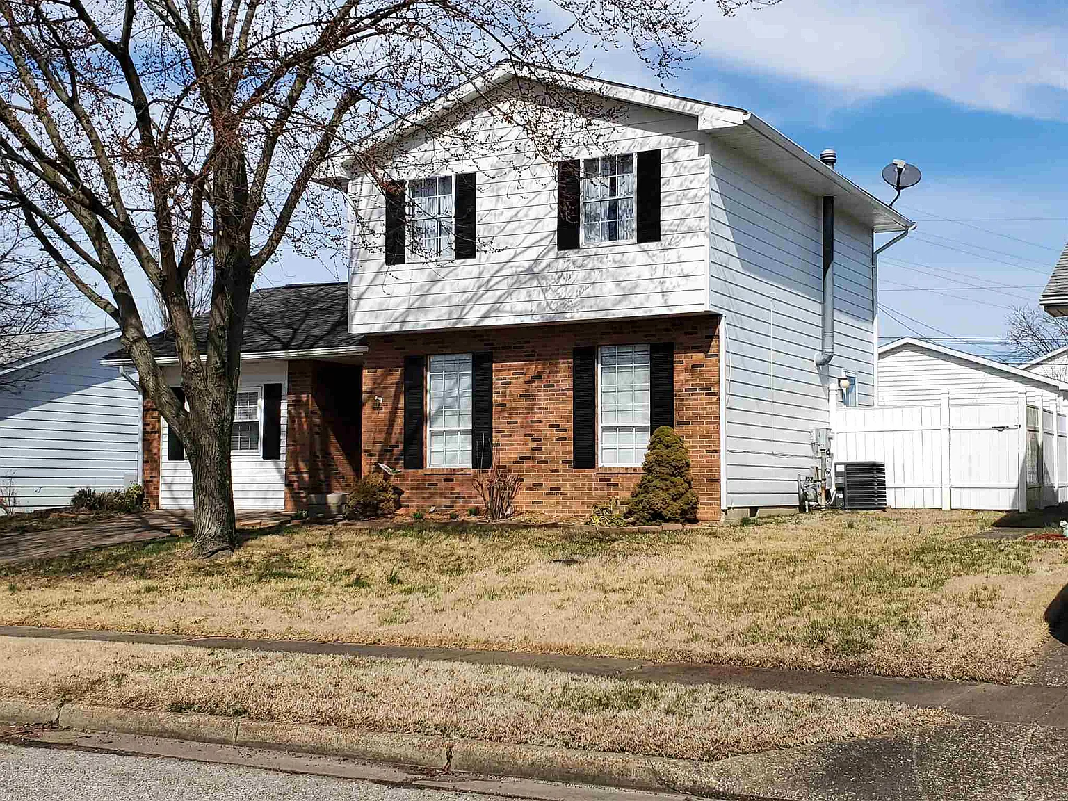 1117 Lohoff Ave photo 1