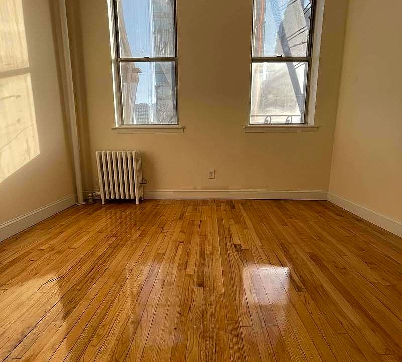 1st image of 114 E 1st St APT 21