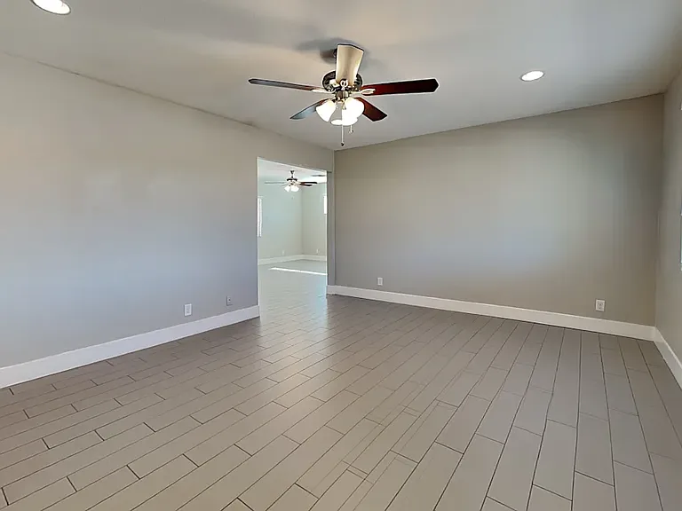7907 E Latham St — Photo 5