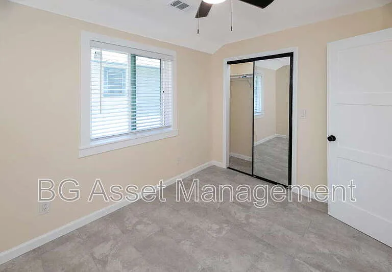 2807 Sabral Cir — Photo 7