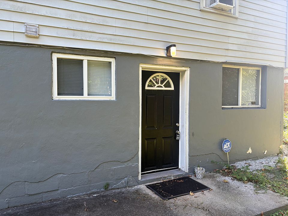 Entrance to 4B