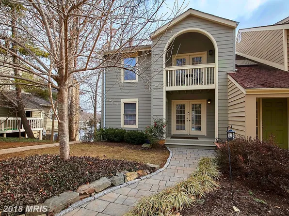 11161 Lake Chapel Ln, Reston, VA 20191