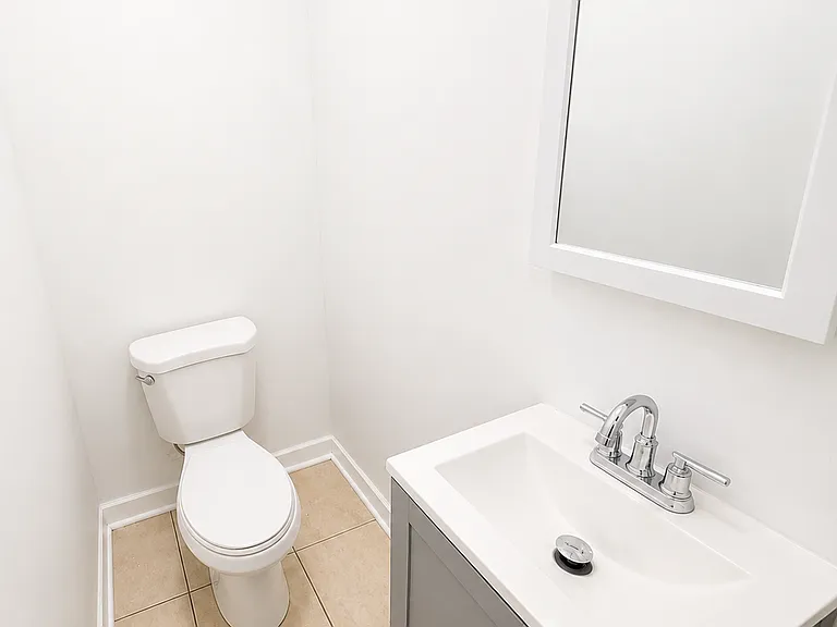 272 S 11th St #1 — Photo 7