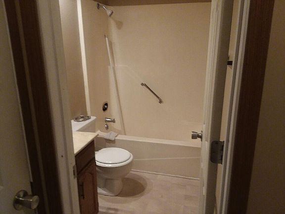 4th image of 3040 W Village Ln