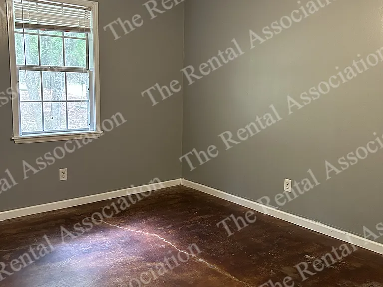 207 S Maple St — Photo 3