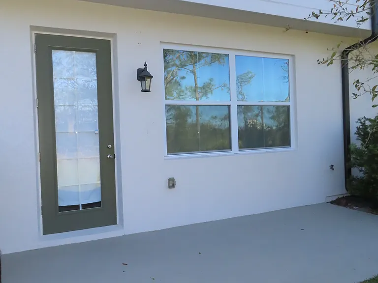 1537 Discovery St — Photo 7
