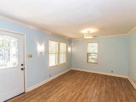 3rd image of 5134 North Ave