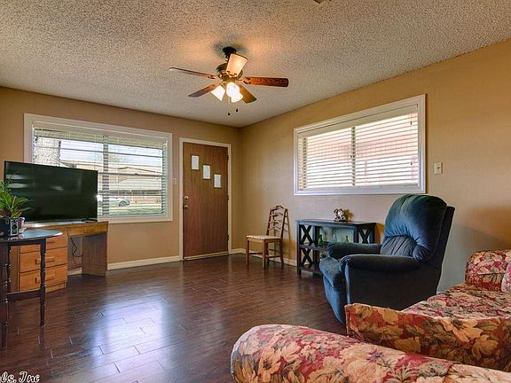 3rd image of 1104 Maywood Dr