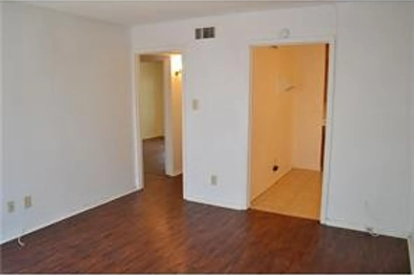 1107 N Locust St. — Photo 4