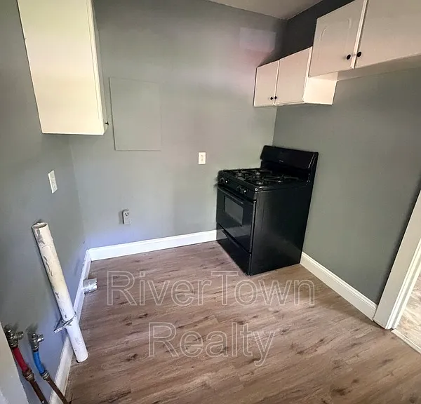 2718 Windsor Pkwy — Photo 7
