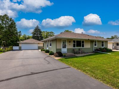 8888 Grospoint Ave S, Cottage Grove, MN, 55016