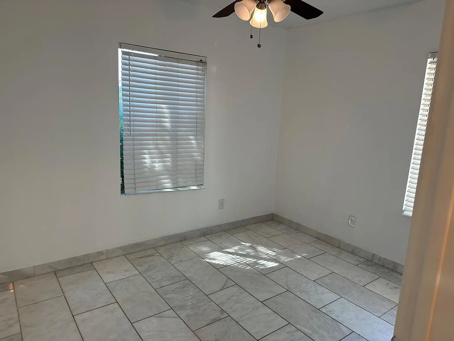 1828 W Weldon Ave — Photo 2