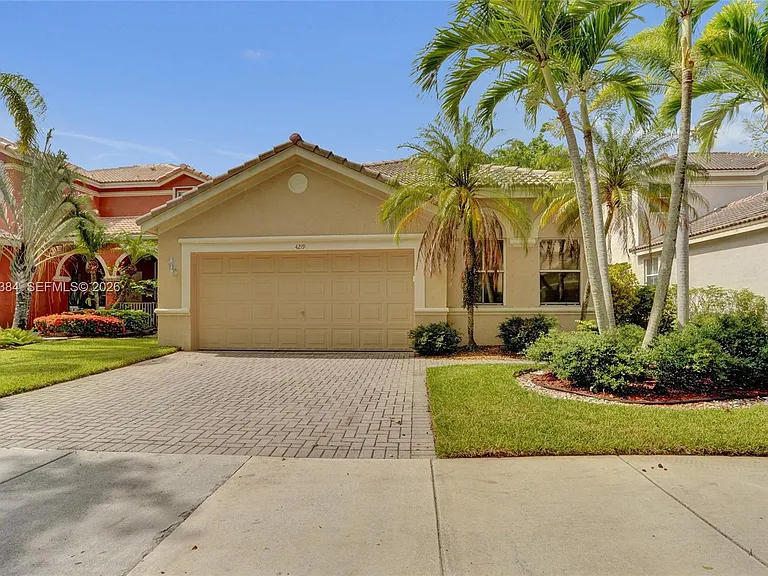 4219 Sabal Ridge Cir — Photo 27