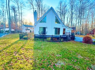 7612 Sawmill Rd, Tobyhanna, PA 18466