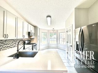 566 Desert Oak Dr, Pensacola, FL 32514