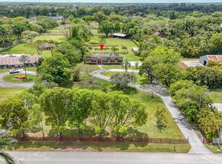 17610 SW 61st Ct, Southwest Ranches, FL 33331