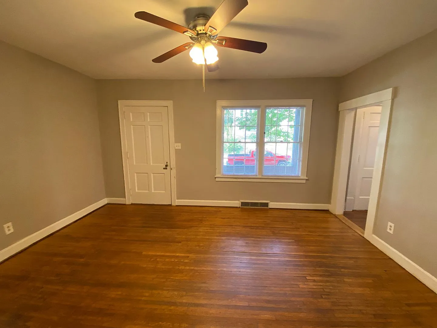 W Patterson Ave 69-71 NCR — Photo 4
